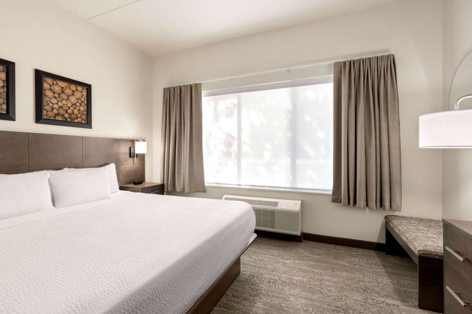 Days Inn & Suites By Wyndham בוזמן מראה חיצוני תמונה