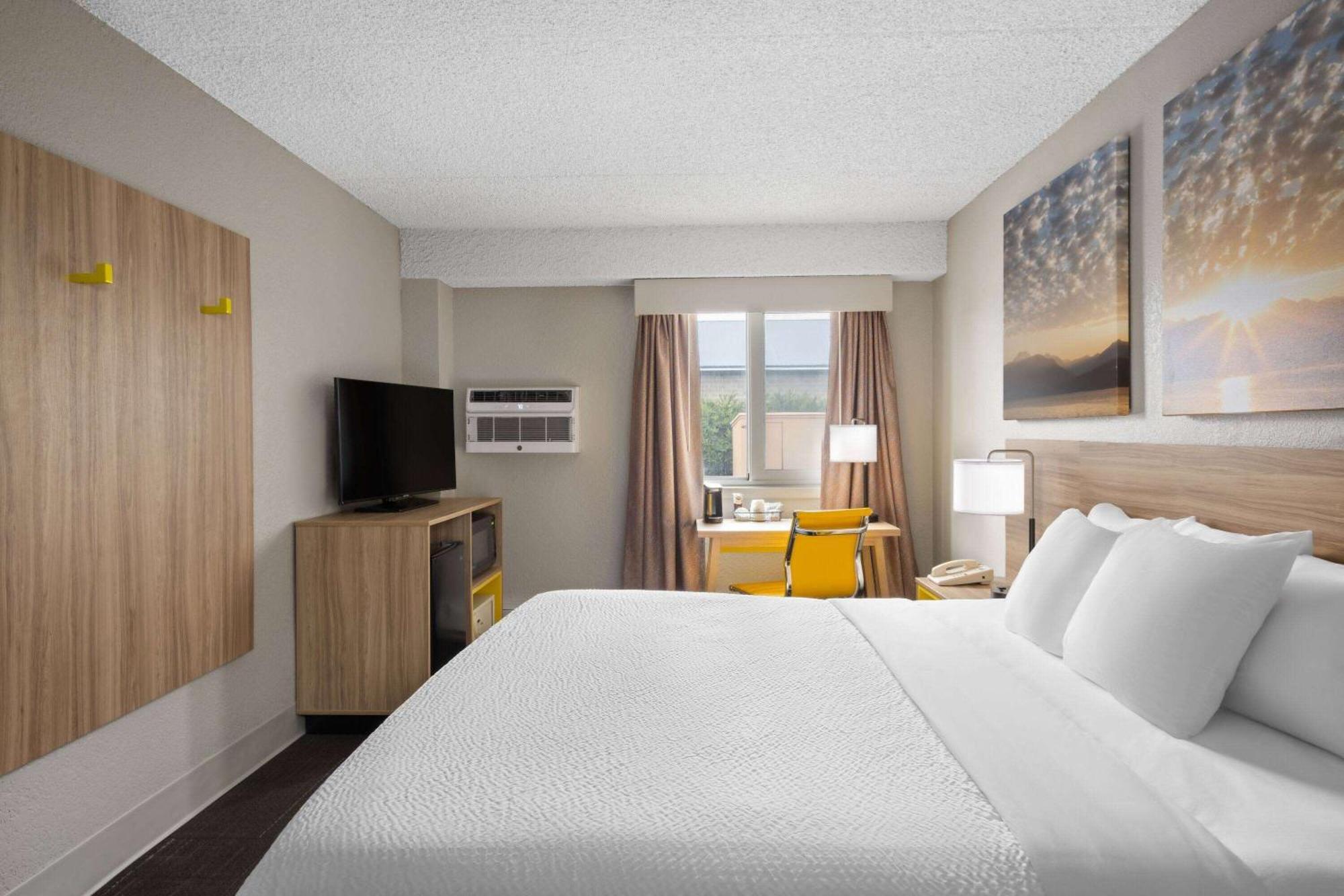 Days Inn & Suites By Wyndham בוזמן מראה חיצוני תמונה