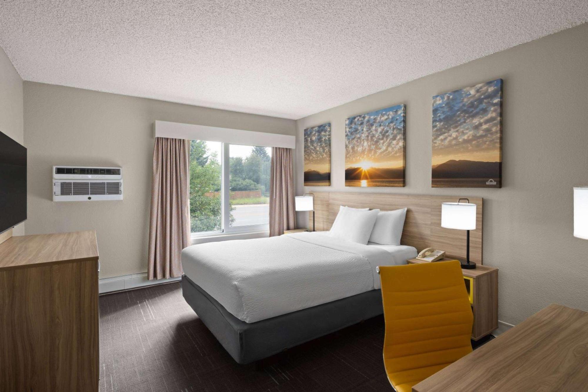 Days Inn & Suites By Wyndham בוזמן מראה חיצוני תמונה