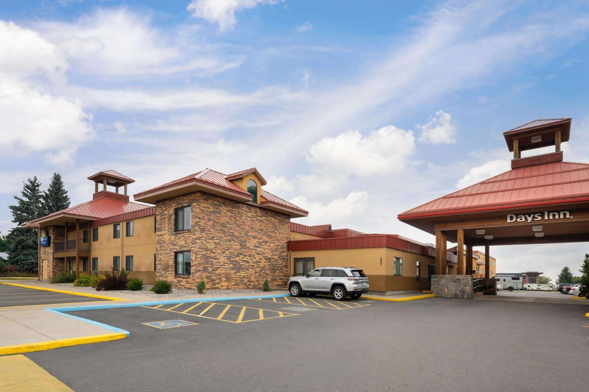 Days Inn & Suites By Wyndham בוזמן מראה חיצוני תמונה