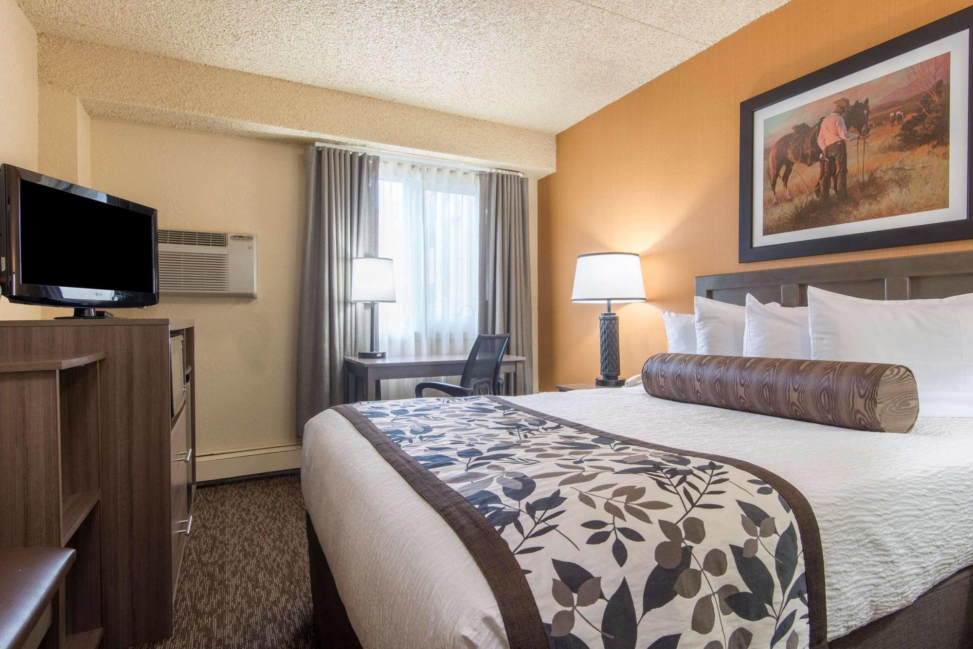 Days Inn & Suites By Wyndham בוזמן מראה חיצוני תמונה